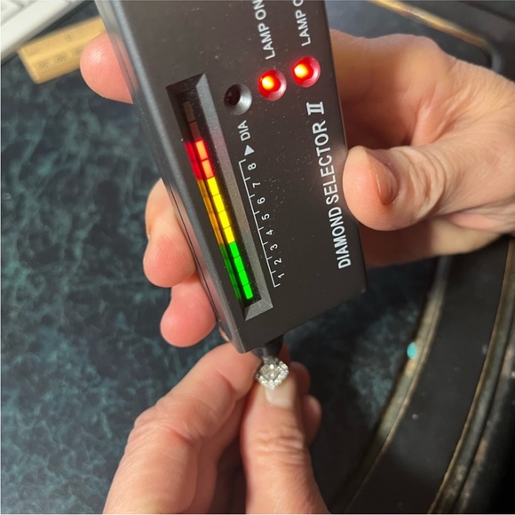 14k white gold square natural diamonds stud earring - Picture 7 of 11